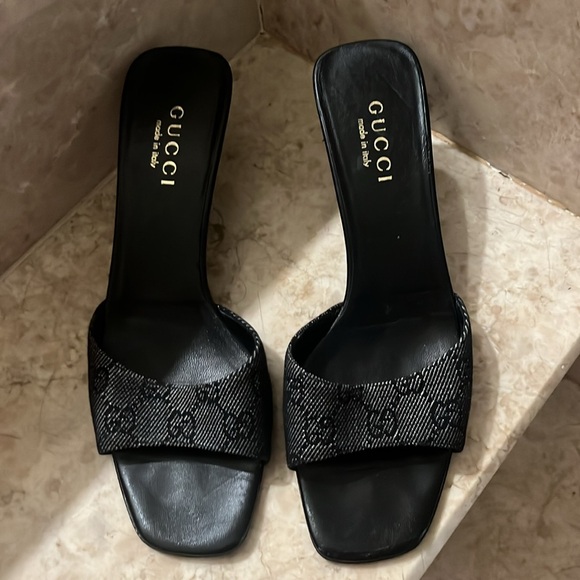Gucci Women's Black Slide Sandals - Picture 2 of 8